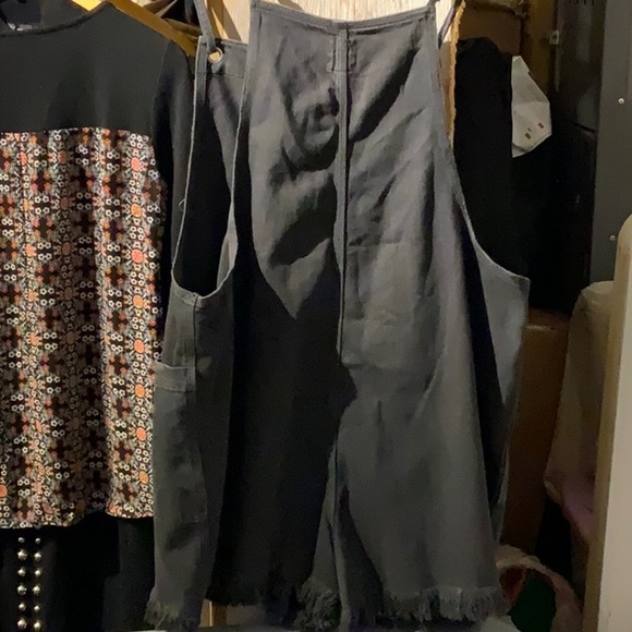 NWT Black Denim Overall Shorts Size XL - Picture 3 of 4